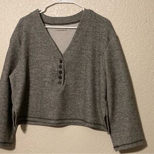 Women’s Urban Outfitters Grey Crop Top (size xs)